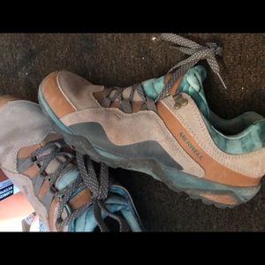 Merrell Women’s waterproof Hiking Shoes